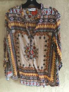 lot 3124 image: Colorful Tunic
