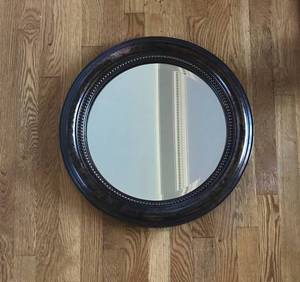 lot 3135 image: 20 Round Mirror