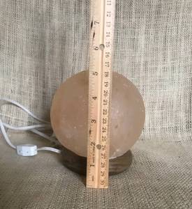 lot 3146 image: Himalayan Glow Round Salt Lamp