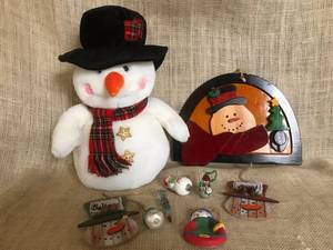 lot 3158 image: Lots of Snowman Fun