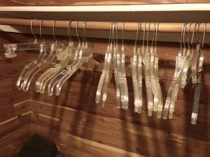 lot 3173 image: Hangers