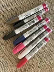 lot 3176 image: Sharpie Paint Markers and one Chalk Board Marker (newunopened)