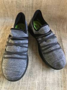 lot 1018 image: GOGA Max Skechers
