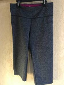 lot 1023 image: Nike Dry Fit crop work out pants