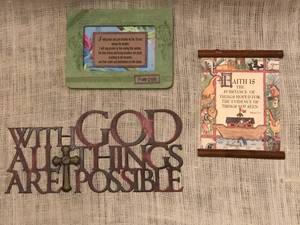 lot 1025 image: Christian Home Dcor