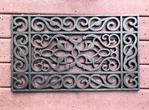 lot 1045 image: Wrought Iron style Rubber Door Mat