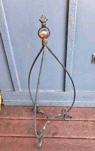 lot 1048 image: 42 Fleur De Lis topper Plant StandHanger