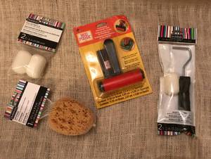 lot 1055 image: Modge Podge and Paint accessories