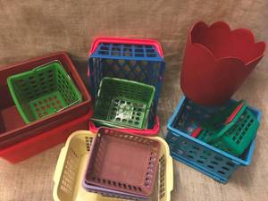 lot 1056 image: Assortment of Plastic binsstorage