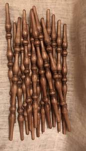 lot 1080 image: 25 Wood Spindles