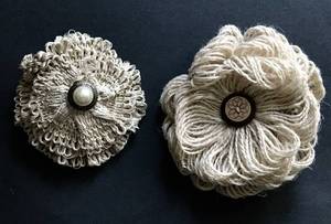 lot 1089 image: Set of Decorative Curtain Clipstiebacks
