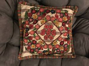 lot 1094 image: Colorful embroidered pillow (makes a great meditation cushion)
