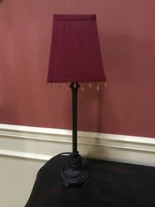 lot 1099 image: 21 Table Lamp with Shade