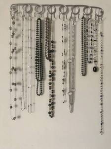 lot 1100 image: Assortment of Necklaces & bracelets