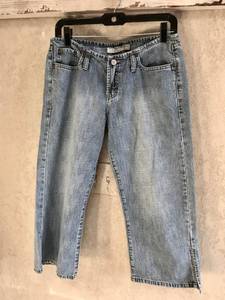 lot 1108 image: BKE Vintage Crop Jeans