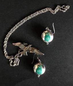 lot 1115 image: Silver Bird Pin on Chain and Owl earrings