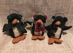 lot 1120 image: Chilly Penguins