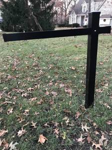 lot 1130 image: BuildASign Black Colonial Post Yard Sign Display (metal)