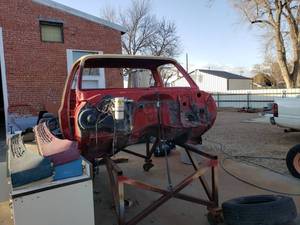 lot 3006 image: 1986 Truck Cab-- Rust Free--