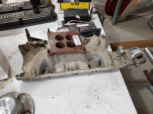 lot 3042 image: Ford aluminum Edelbrock Manifolds