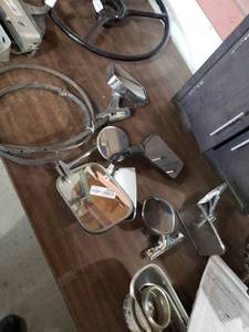 lot 3068 image: Automotive Mirrors