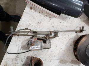 lot 3080 image: 6 Volt Windshield Wiper Motor
