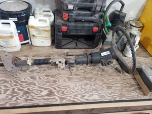 lot 3084 image: 1986 Tilt Steering Column w Keys