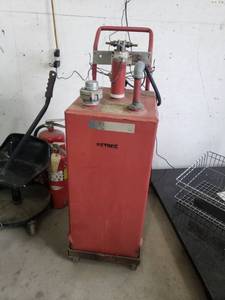lot 3086 image: Gasoline Tank w Pump