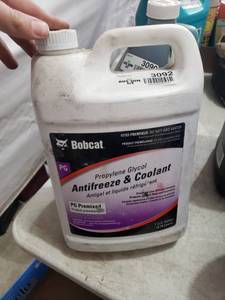 lot 3092 image: 1 Gallon Bobcat Antifreeze