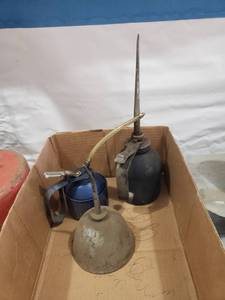 lot 3102 image: Oil Cans