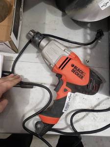 lot 3111 image: Black & Decker Drill