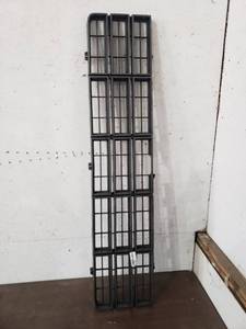 lot 3115 image: OEM GMC Grille