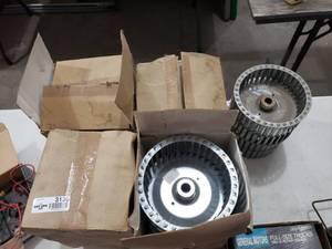 lot 3130 image: Lot of Fan Blades