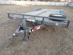 lot 3144 image: 2005 PJ flat bed car hauler pull behind trailer