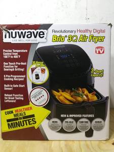 lot 6142 image: NuWave Brio 3qt Electric Air Fryer - Black