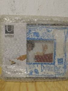 lot 6190 image: Umbra Doodlebook 4Inch by 6Inch Frame White