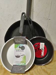 lot 6218 image: Fry Pan Lot - Rachel Ray - T-fal