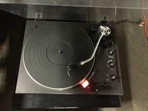 lot 5275 image: Technics by Panasonic SL-1900 Turntable