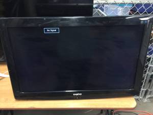 lot 5308 image: Sanyo 32 Flat Screen Tv