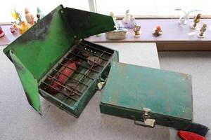 lot 2815 image: Pair of Vintage Coleman Transportable Stove 18x11