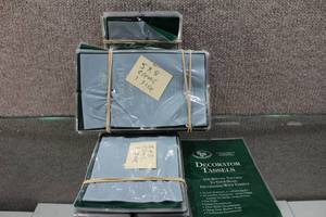 lot 2829 image: Lot of 5x8 Green & Clear Plastic Storage Bags