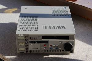 lot 2828 image: JVC VHS Hi-Fi Video Cassette Recorder BR-S611U