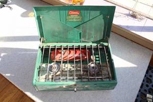 lot 2834 image: Vintage Coleman Transportable Stove 13x22