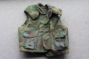 lot 2864 image: Medium Army Surplus Flak Jacket