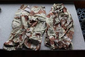 lot 2868 image: Medium-Long Desert Camo Jacket & Pants Army Surplus