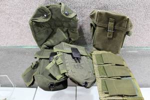 lot 2872 image: Lot of 5 Assorted Army Surplus Pouches