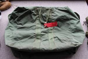 lot 2873 image: Large Army Surplus Green Canvas Bag 22x19