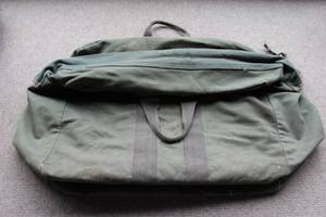 lot 2875 image: Medium Army Surplus Green Canvas Bag 22x18