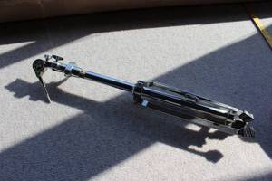 lot 2887 image: Kearl Symbol Stand Uni-Lock System