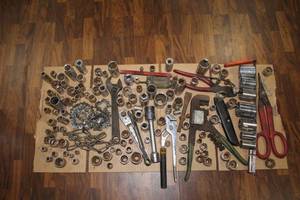 lot 2830 image: Large Lot of Tools, Socket Wrenches & Sockets